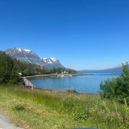 Sjursnes, Lyngen Alps, Aurora Borealis Feriehus Tromsø